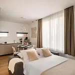 Lake Modern Suites - Free Parking